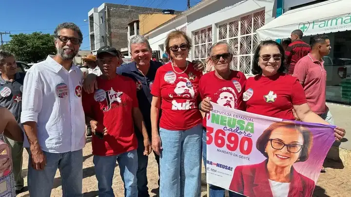 Neusa Cadore com lideranças e apoiadores durante a abertura do Comitê 13 em Boninal