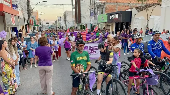 Registro 3 da Caminhada Agosto Lilás pela vida das mulheres em Ipirá