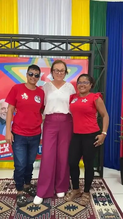 Registro 4 do comitê e da panfletagem na Feira Livre de Riachão do Jacuípe