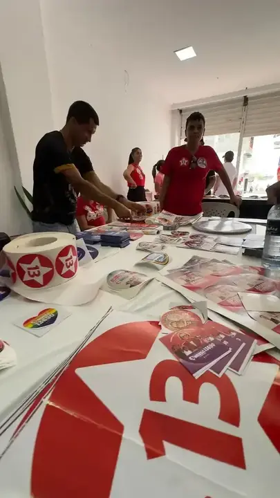 Registro 34 do comitê e da panfletagem na Feira Livre de Riachão do Jacuípe