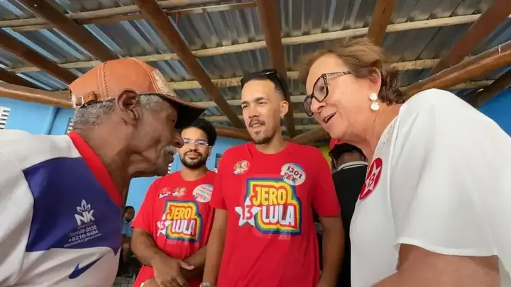 Registro 35 do comitê e da panfletagem na Feira Livre de Riachão do Jacuípe
