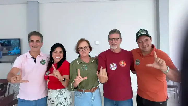 Neusa Cadore reunida com participantes da Feira Agroecológica