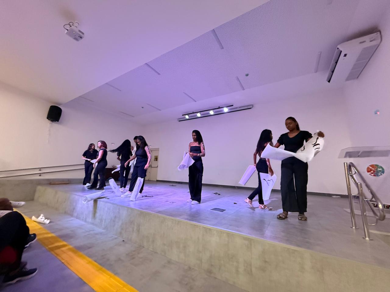 Apresentação artística dos estudantes