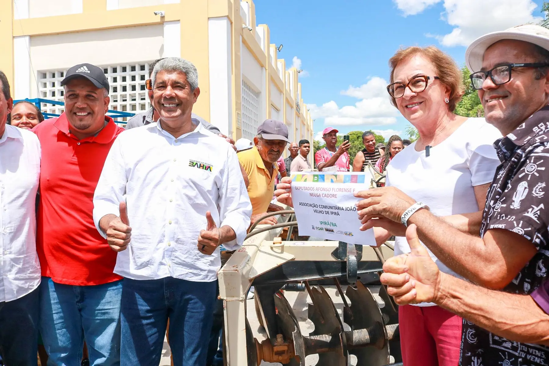 Entrega de equipamento do mandato com Jerônimo, Neusa e Roberval do Povo