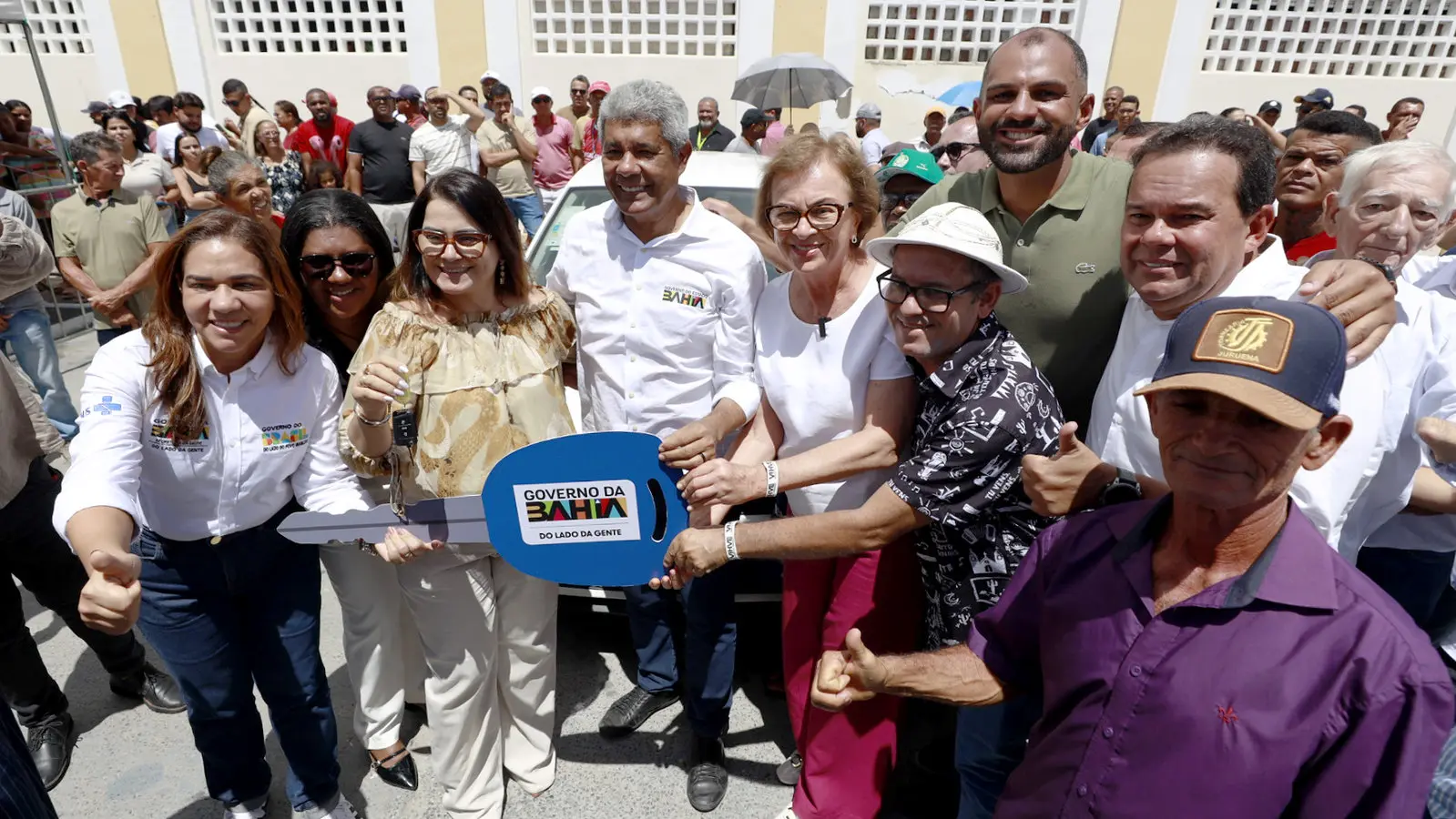 Entrega de veículo adquirido por meio de emenda de Neusa