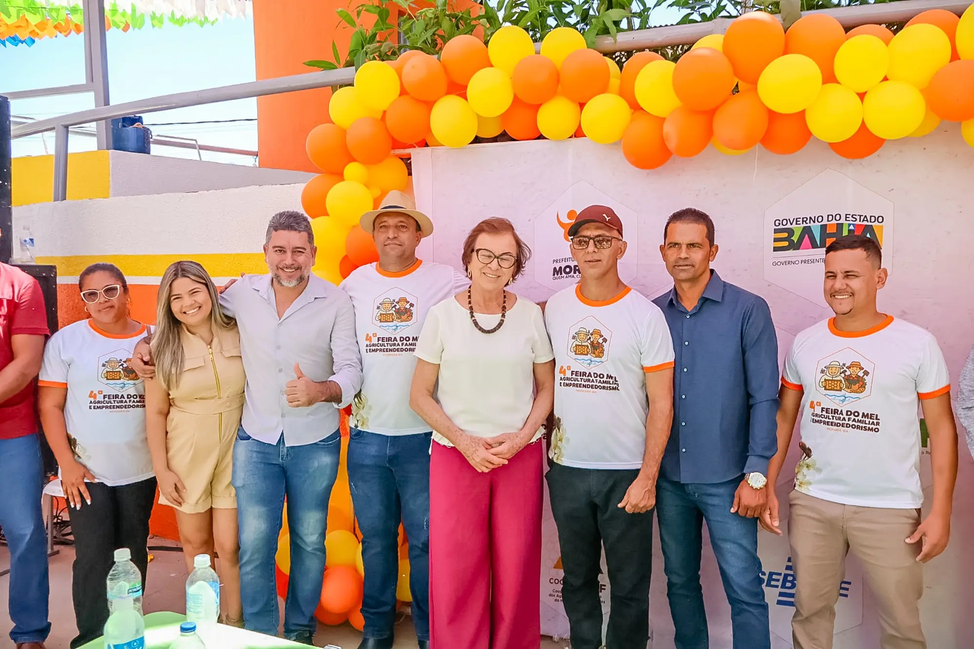 Neusa, lideranças e organização da Feira do Mel